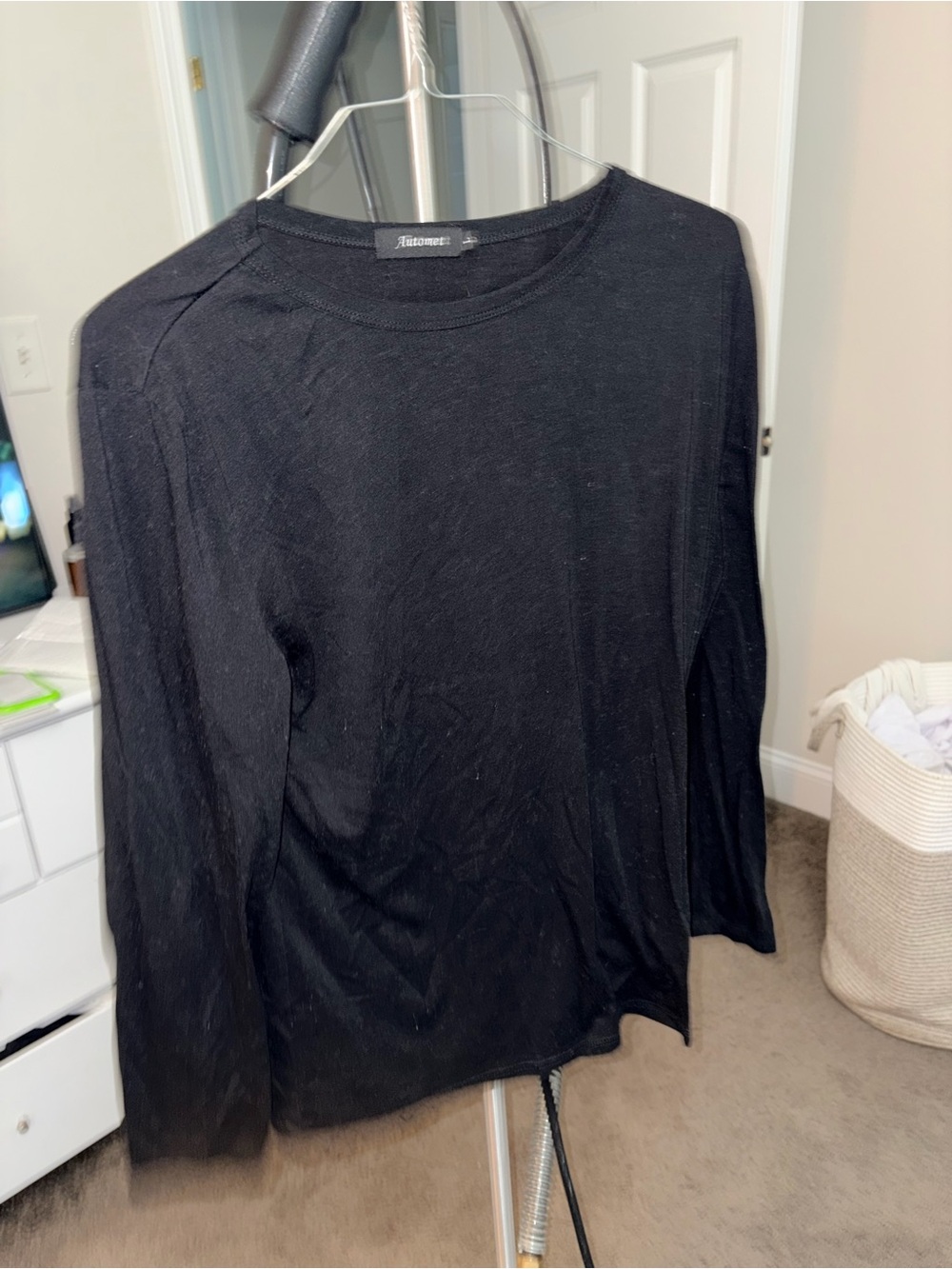 Women's Long-Sleeve Crew Neck Tee - Black